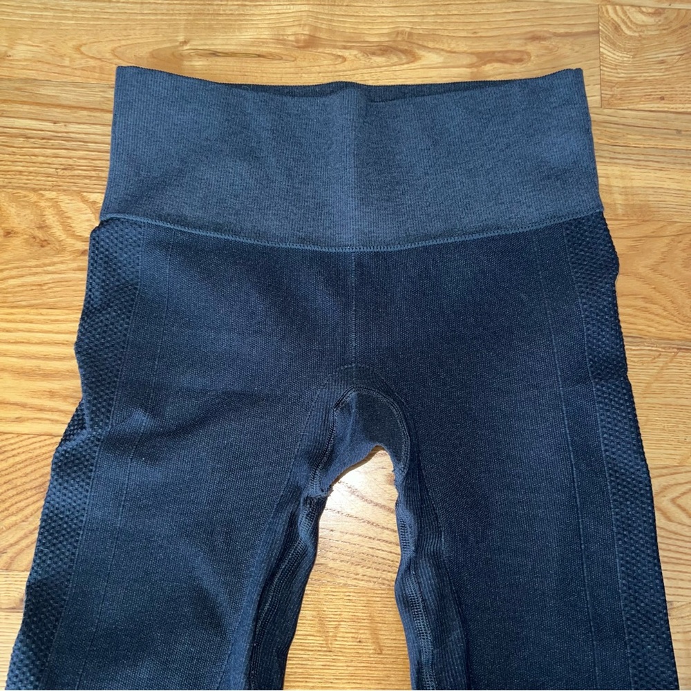 Lululemon Zone In Crop In Black - Picture 9 of 11